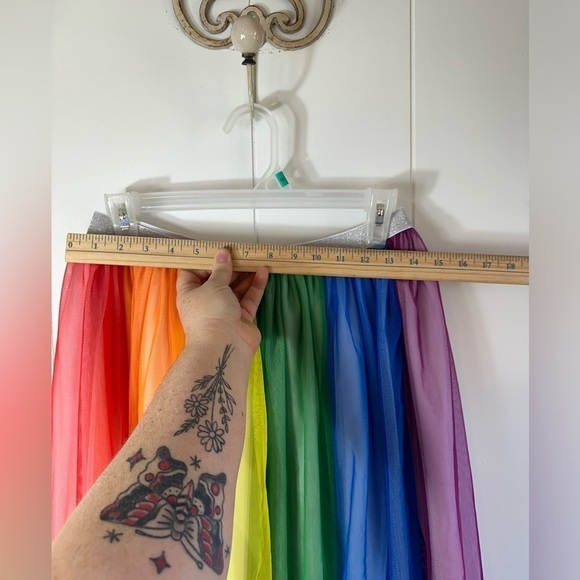 Rainbow Women’s Tulle High Low Adult Skirt Size Small - Picture 4 of 9